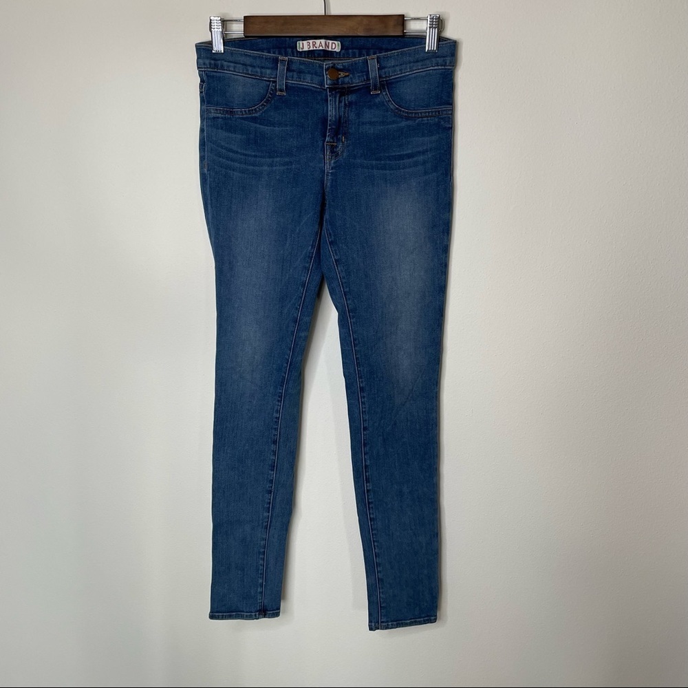 J Brand Medium Wash Skinny Jeans size 28